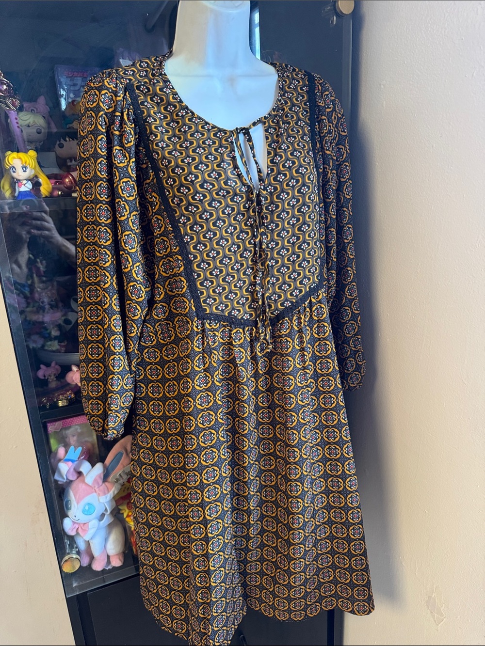 NEW Womens Black and Gold Patterned Tie-Front Boho Dress
